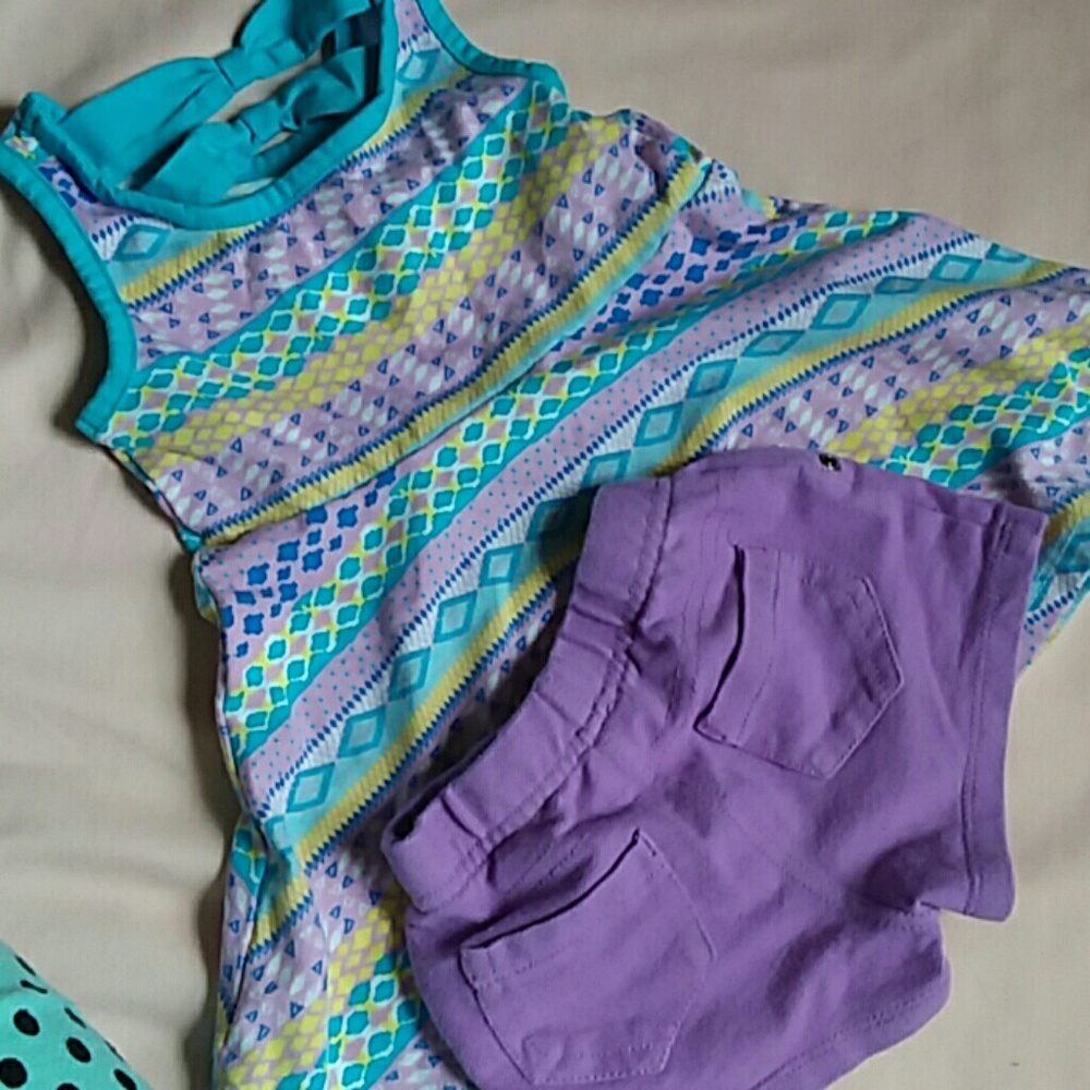 Top w/shorts - Picture 5 of 7